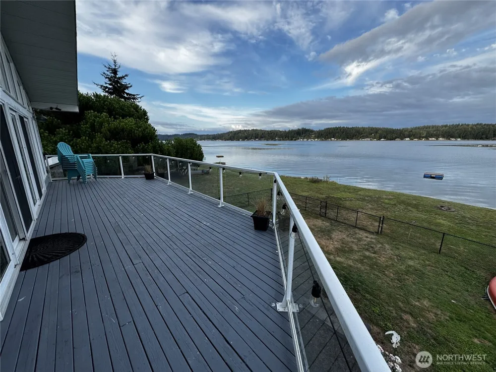 7360 E Grapeview Loop Road Allyn, WA 98524