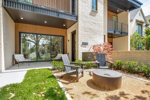 5443 Ellsworth