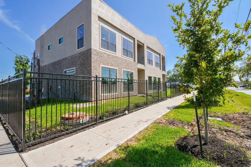 147 S 66 STREET Houston, TX 77011