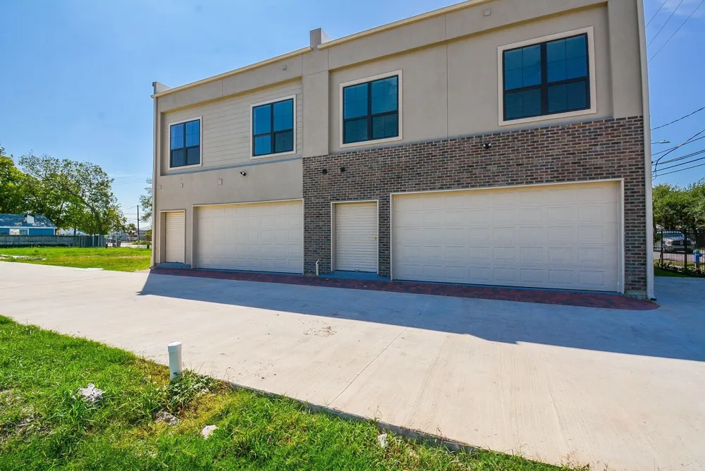 147 S 66 STREET Houston, TX 77011