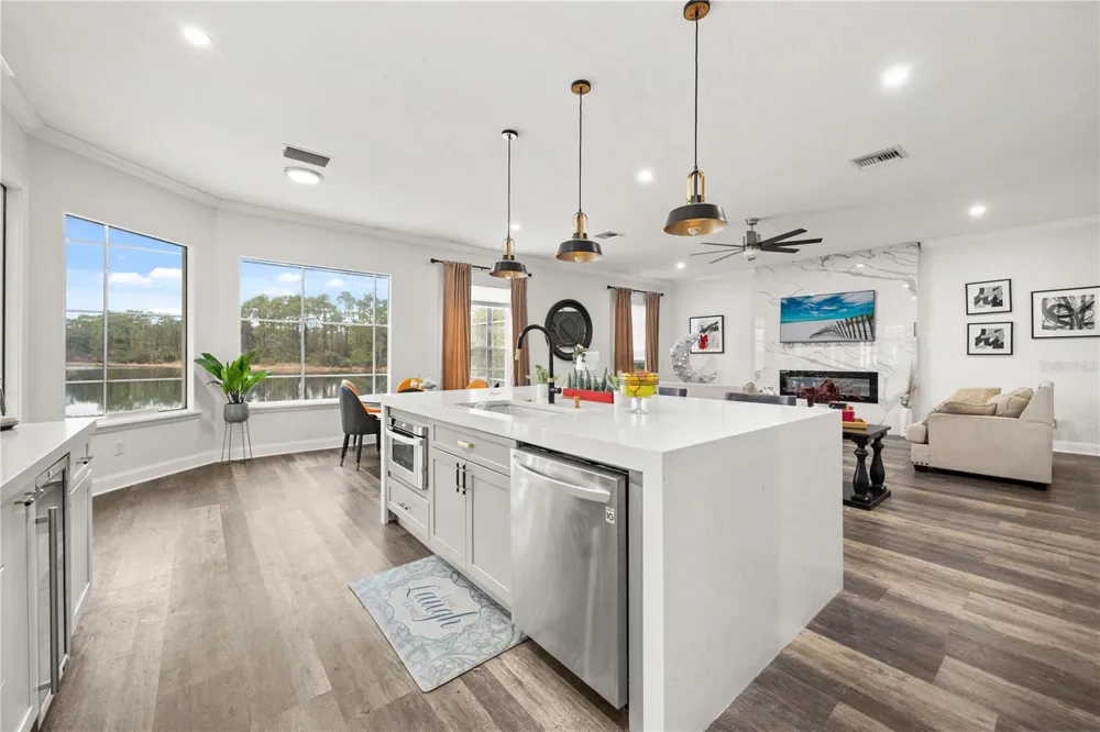 1746 CARILLON PARK DRIVE Oviedo, FL 32765