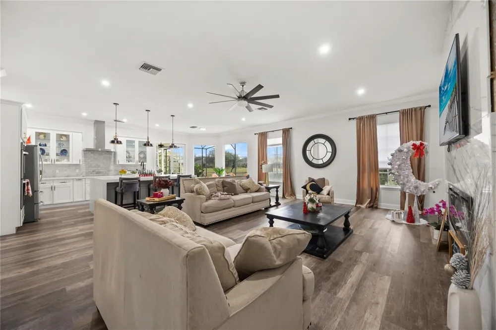 1746 CARILLON PARK DRIVE Oviedo, FL 32765