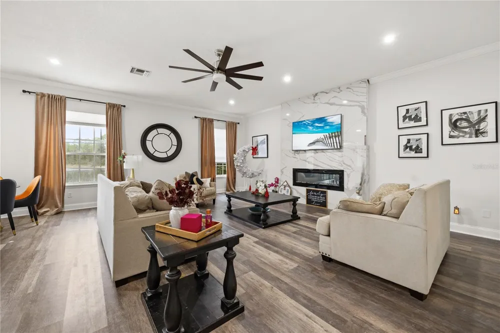1746 CARILLON PARK DRIVE Oviedo, FL 32765