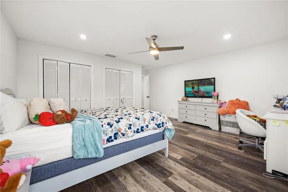 1746 CARILLON PARK DRIVE Oviedo, FL 32765