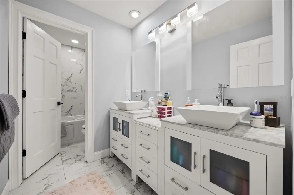 1746 CARILLON PARK DRIVE Oviedo, FL 32765