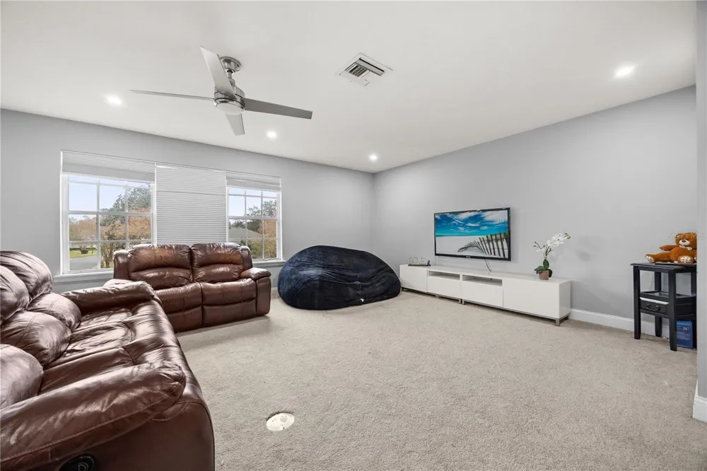 1746 CARILLON PARK DRIVE Oviedo, FL 32765