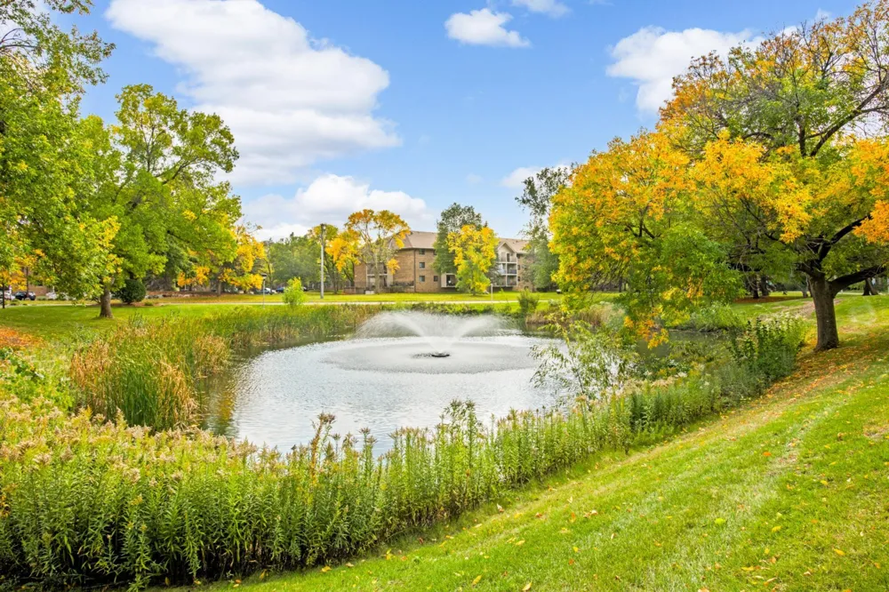 10521 Cedar Lake Road #519 Minnetonka, MN 55305