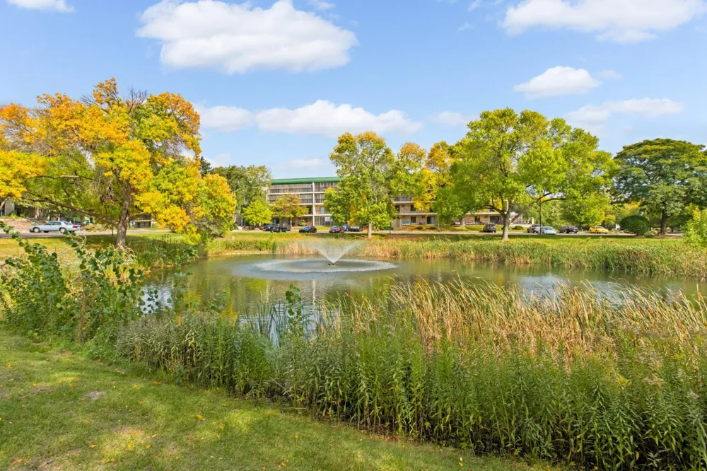10521 Cedar Lake Road #519 Minnetonka, MN 55305
