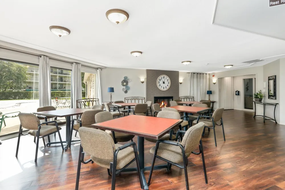 10521 Cedar Lake Road #519 Minnetonka, MN 55305