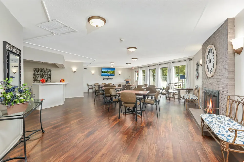 10521 Cedar Lake Road #519 Minnetonka, MN 55305