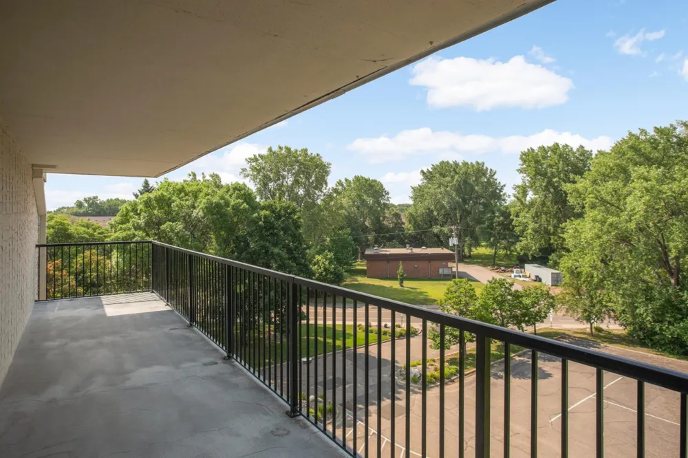 10521 Cedar Lake Road #519 Minnetonka, MN 55305