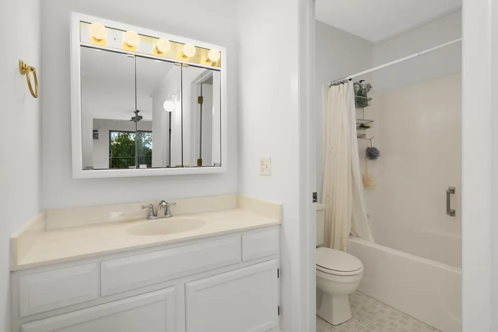 10521 Cedar Lake Road #519 Minnetonka, MN 55305