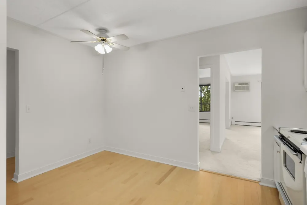 10521 Cedar Lake Road #519 Minnetonka, MN 55305