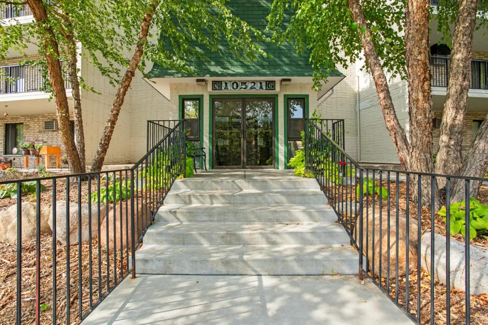 10521 Cedar Lake Road #519 Minnetonka, MN 55305