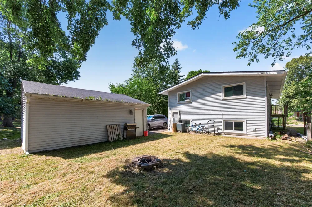 2280 Shryer Avenue E North Saint Paul, MN 55109