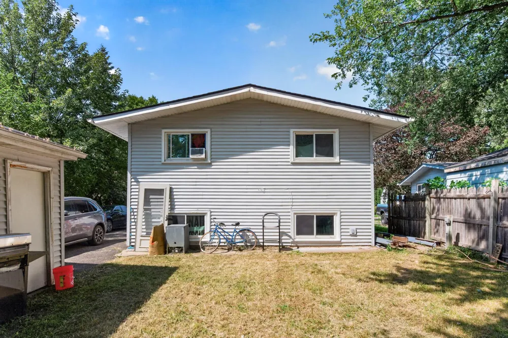 2280 Shryer Avenue E North Saint Paul, MN 55109