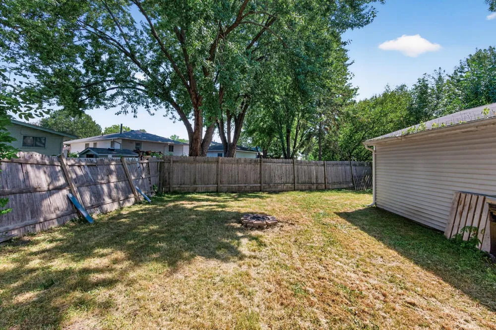 2280 Shryer Avenue E North Saint Paul, MN 55109