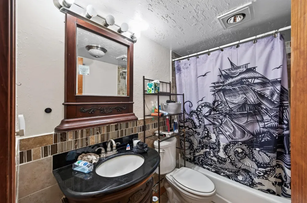2280 Shryer Avenue E North Saint Paul, MN 55109
