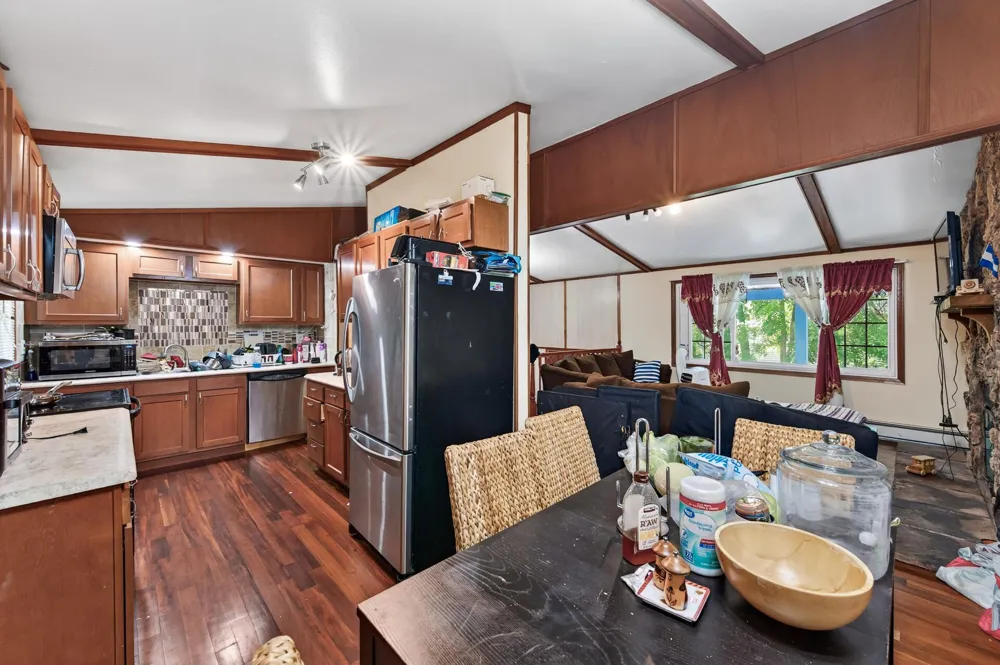 2280 Shryer Avenue E North Saint Paul, MN 55109