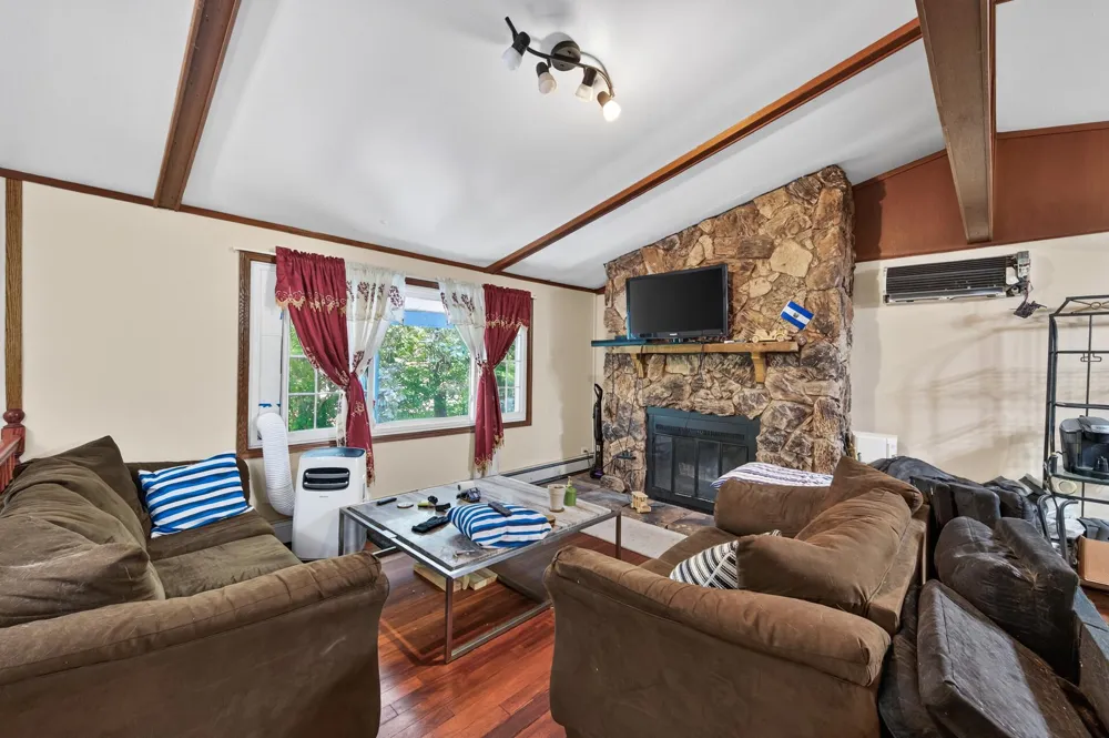 2280 Shryer Avenue E North Saint Paul, MN 55109