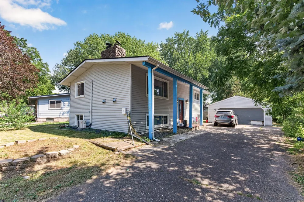 2280 Shryer Avenue E North Saint Paul, MN 55109