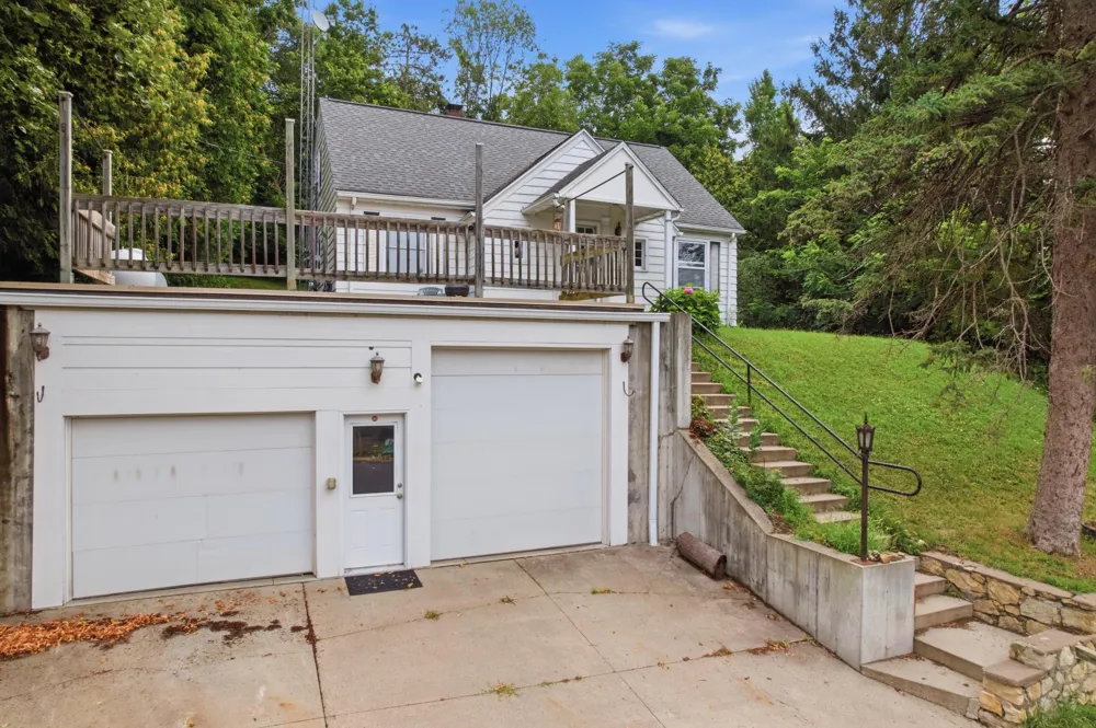1109 S 2nd Street Alma, WI 54610