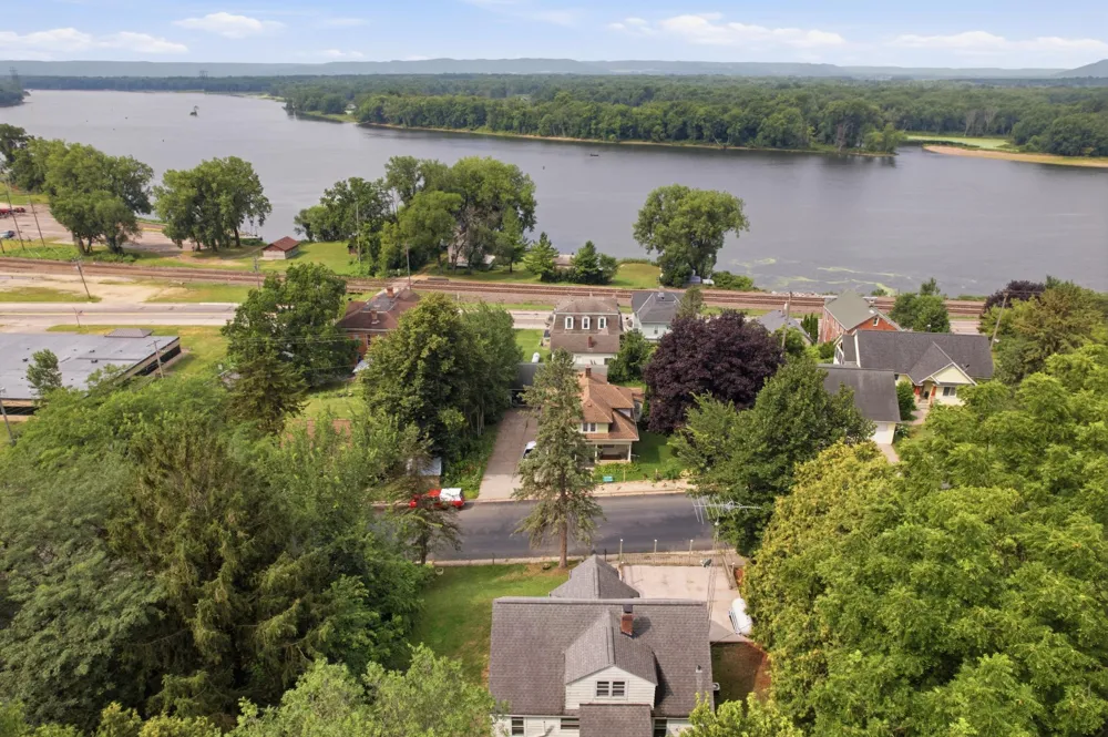 1109 S 2nd Street Alma, WI 54610