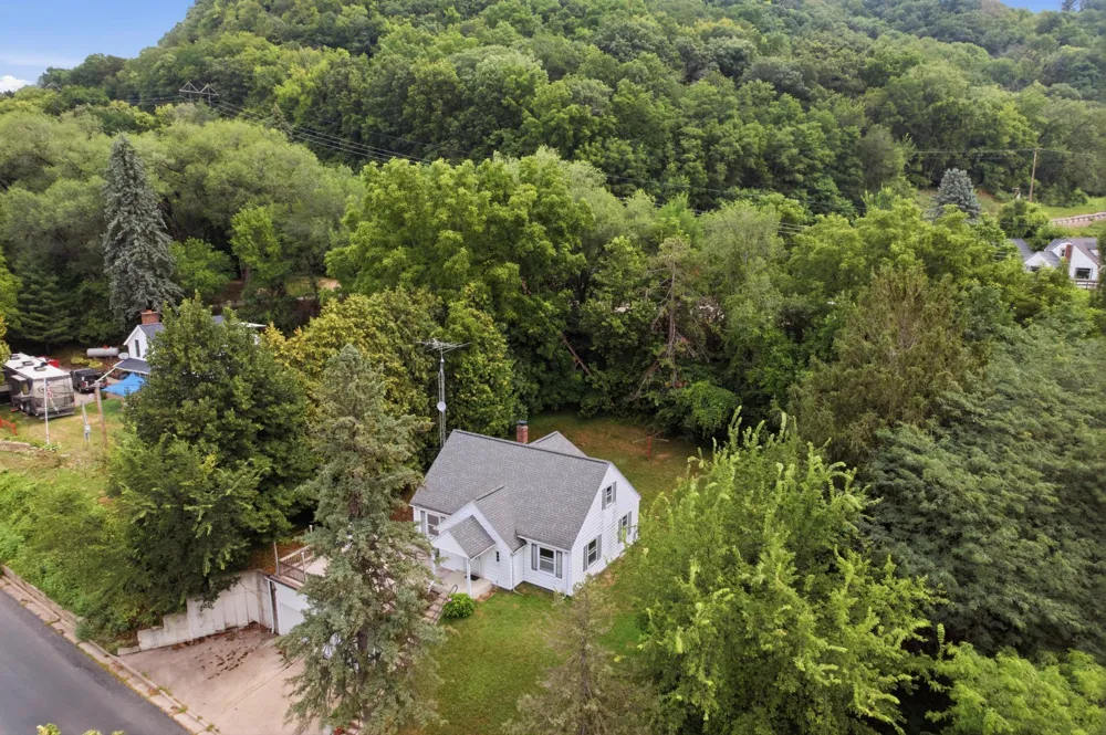 1109 S 2nd Street Alma, WI 54610