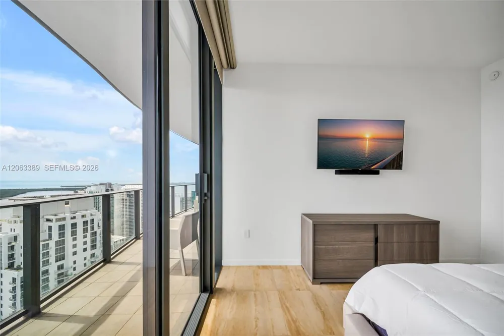 1000 Brickell Plz #PH5503 Miami, FL 33131