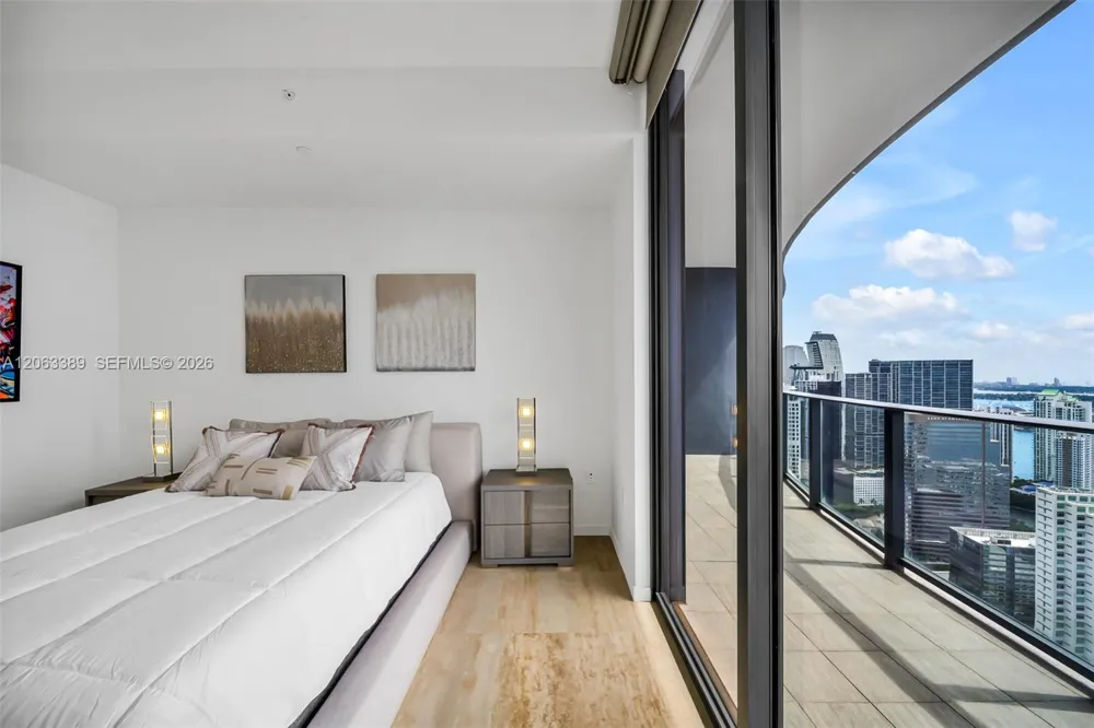 1000 Brickell Plz #PH5503 Miami, FL 33131