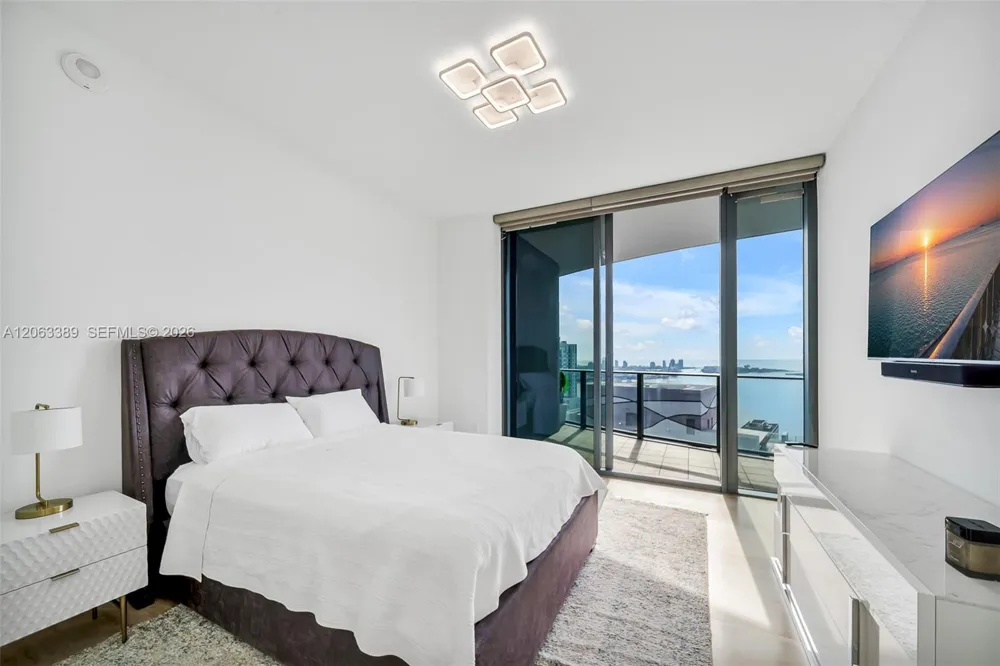 1000 Brickell Plz #PH5503 Miami, FL 33131