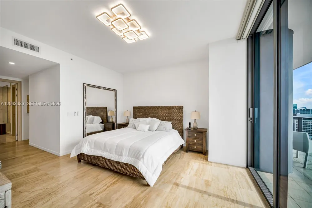 1000 Brickell Plz #PH5503 Miami, FL 33131