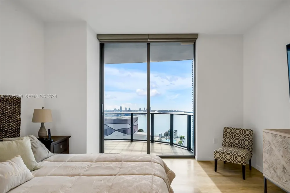 1000 Brickell Plz #PH5503 Miami, FL 33131