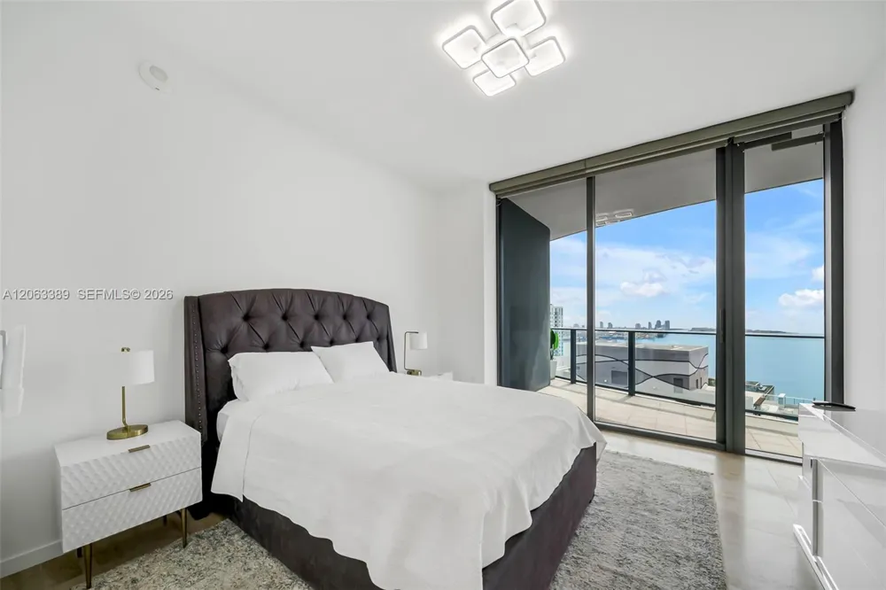 1000 Brickell Plz #PH5503 Miami, FL 33131