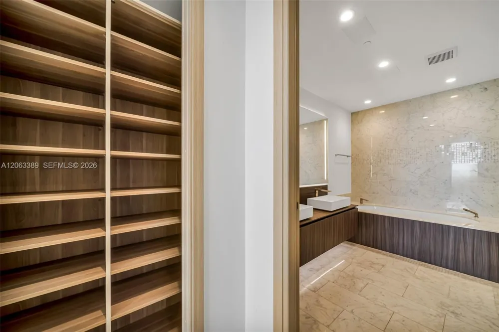 1000 Brickell Plz #PH5503 Miami, FL 33131