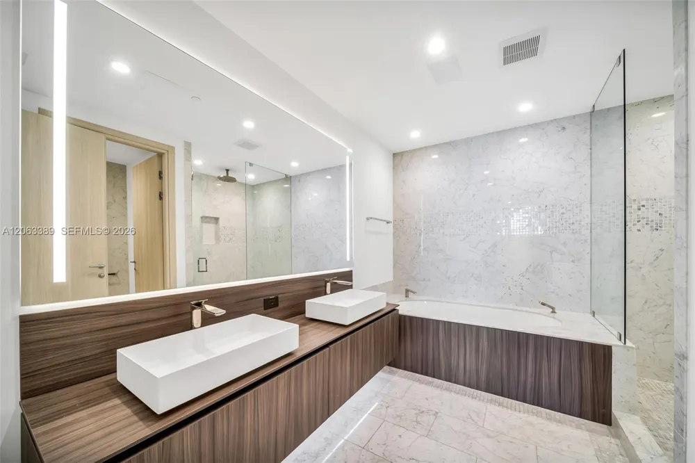 1000 Brickell Plz #PH5503 Miami, FL 33131