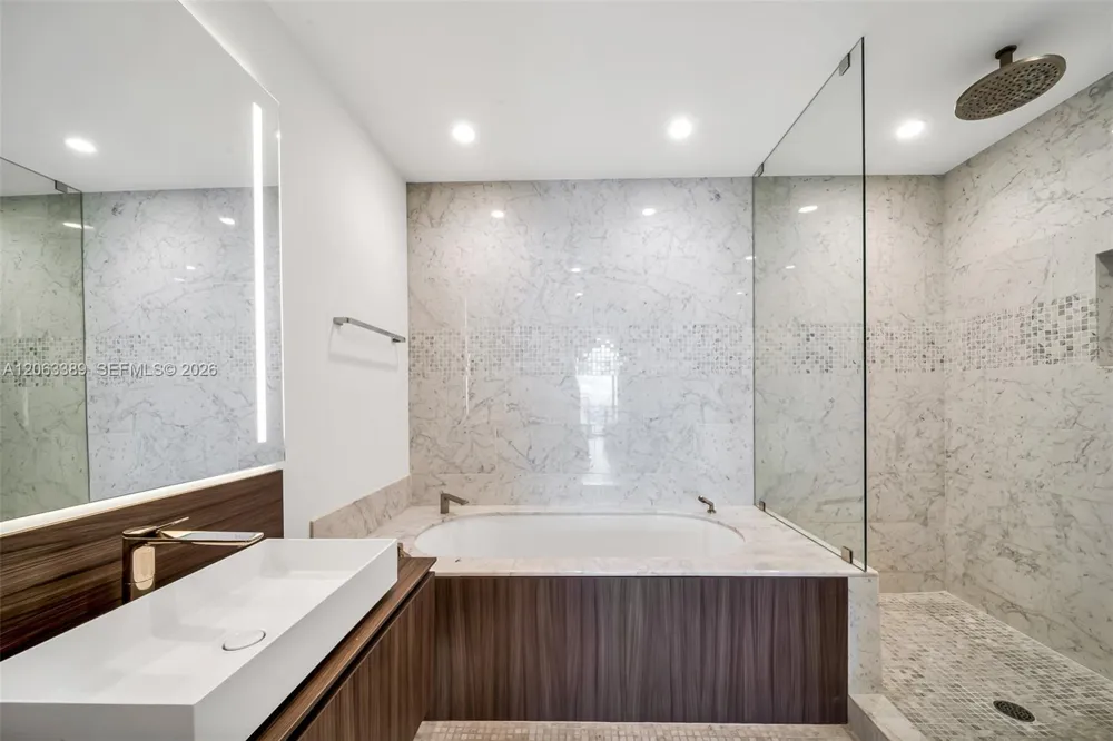 1000 Brickell Plz #PH5503 Miami, FL 33131