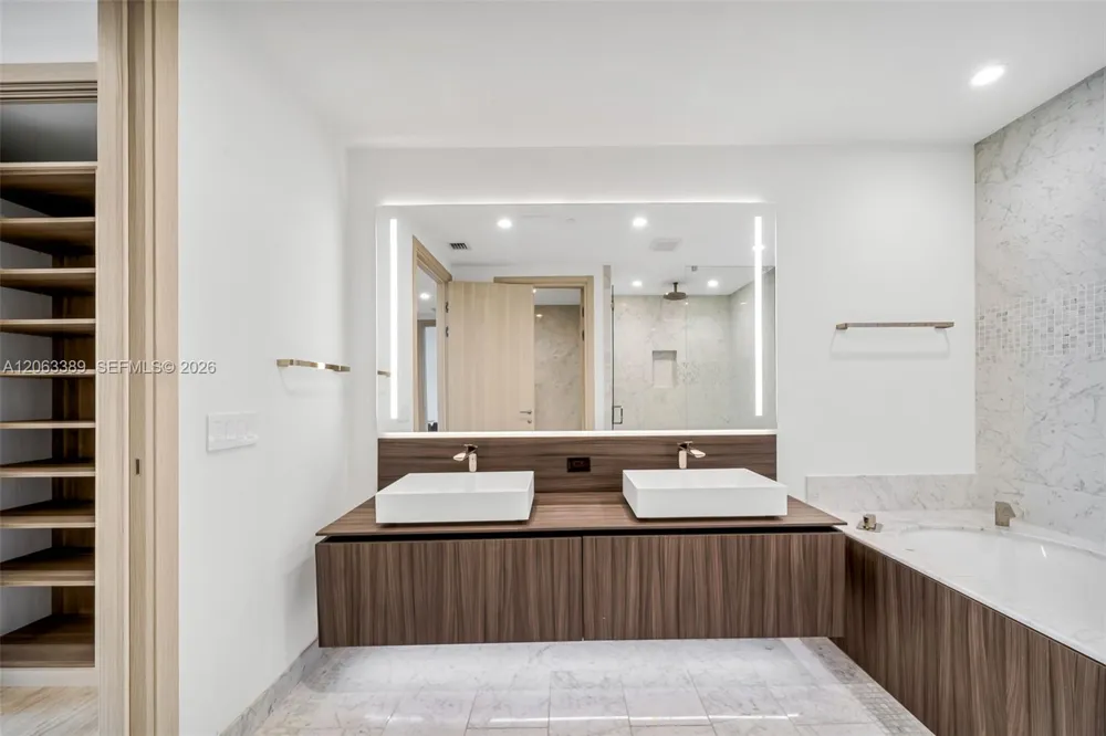 1000 Brickell Plz #PH5503 Miami, FL 33131