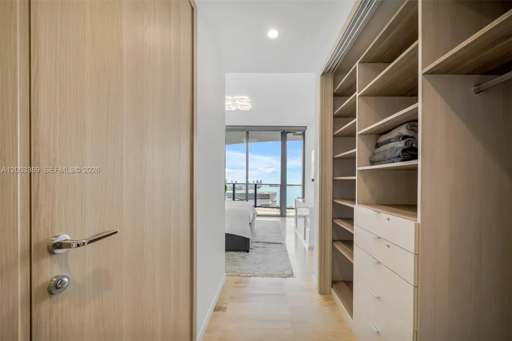 1000 Brickell Plz #PH5503 Miami, FL 33131