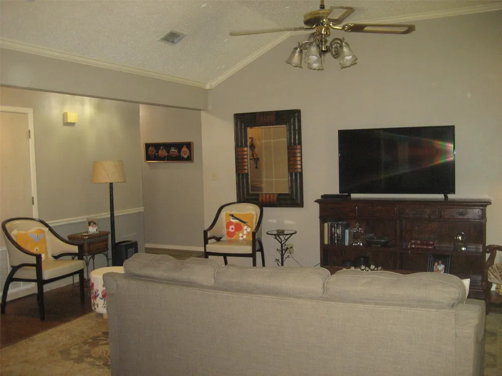 4759 County Road 1655 Grapeland, TX 75844