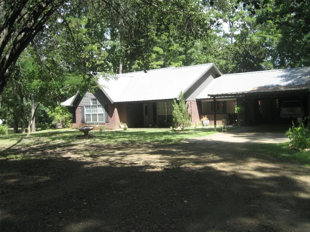 4759 County Road 1655 Grapeland, TX 75844