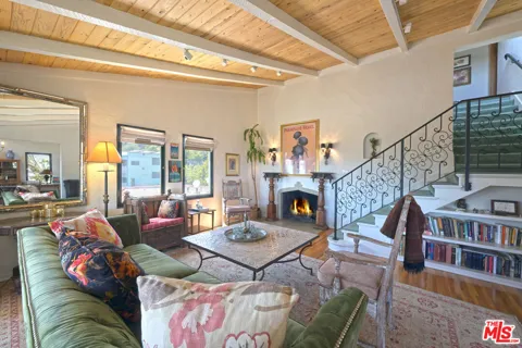 6855 Los Altos Place