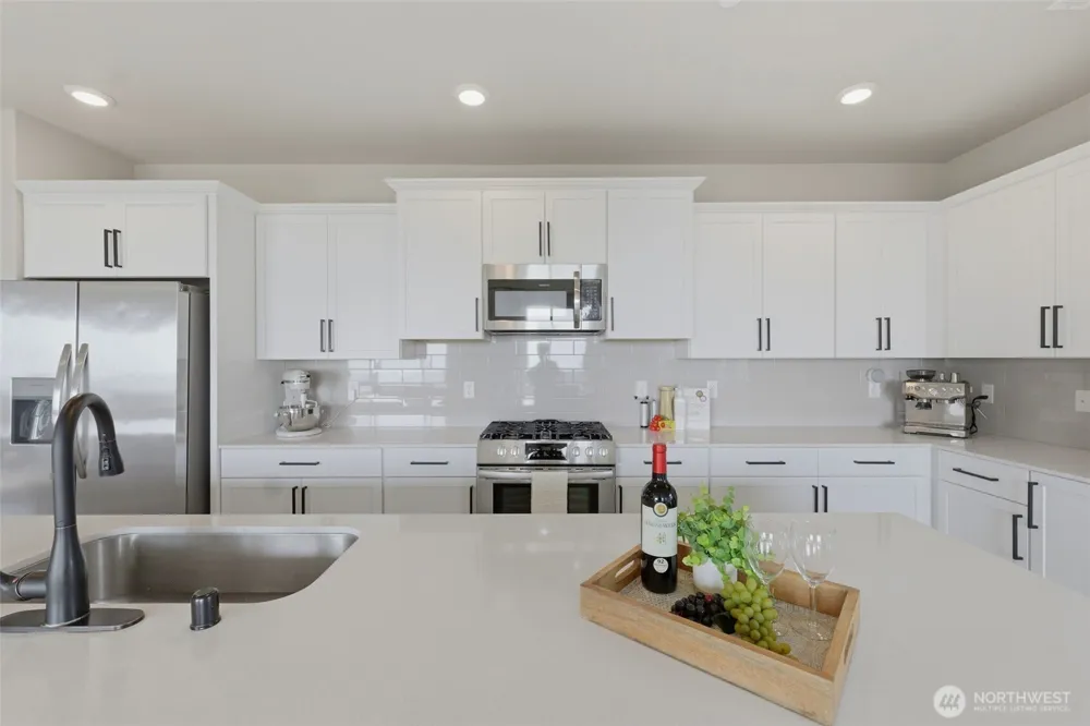 1391 Baker Heights Loop Bremerton, WA 98312