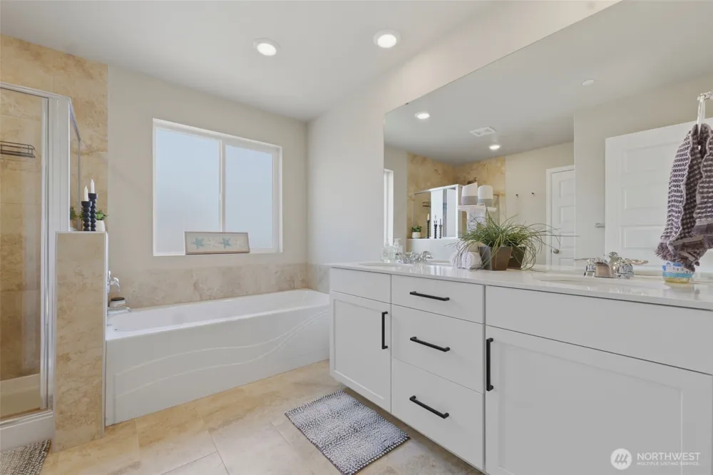 1391 Baker Heights Loop Bremerton, WA 98312