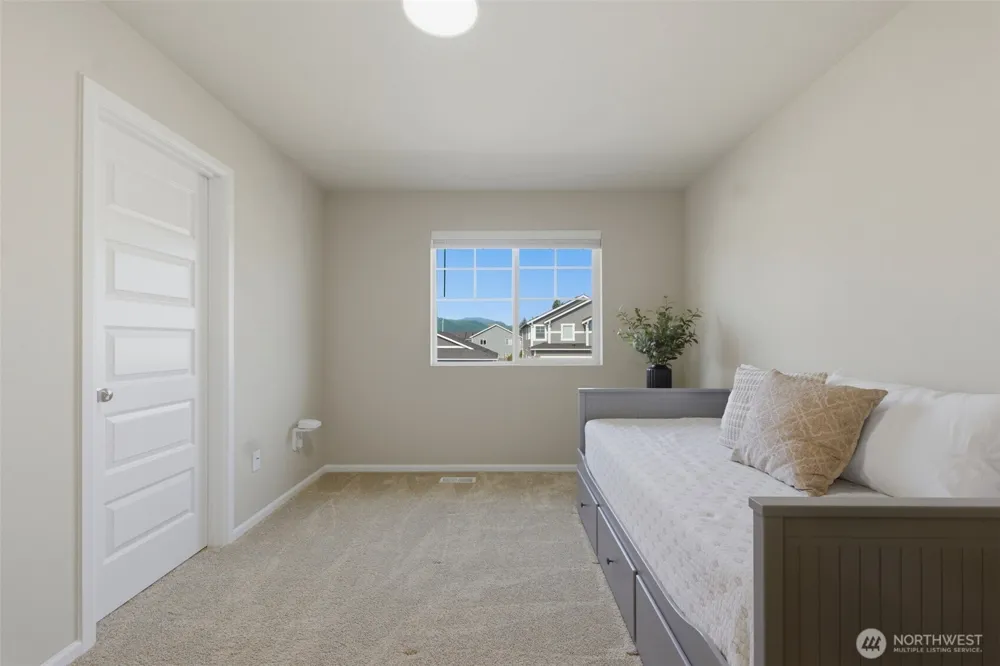 1391 Baker Heights Loop Bremerton, WA 98312
