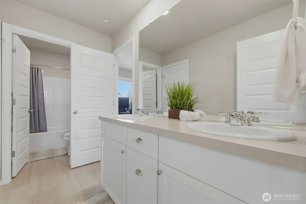 1391 Baker Heights Loop Bremerton, WA 98312