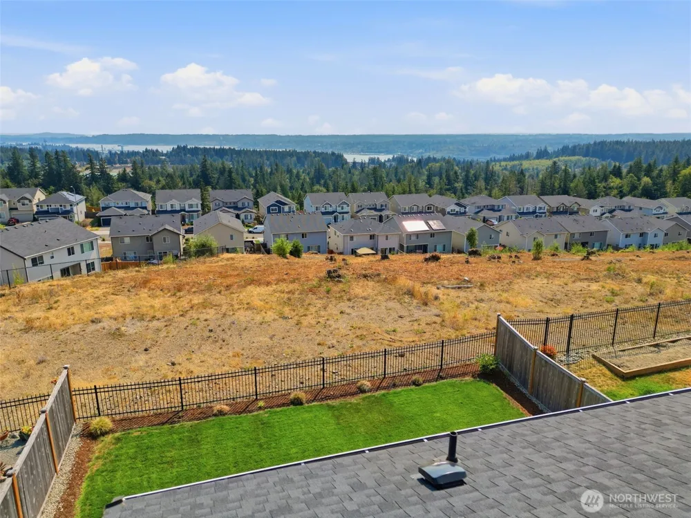 1391 Baker Heights Loop Bremerton, WA 98312