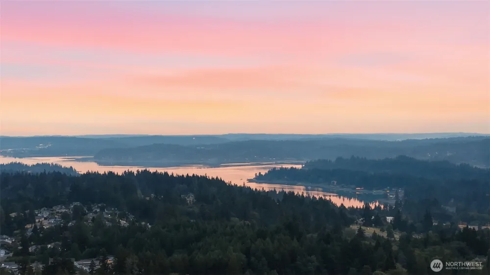 1391 Baker Heights Loop Bremerton, WA 98312