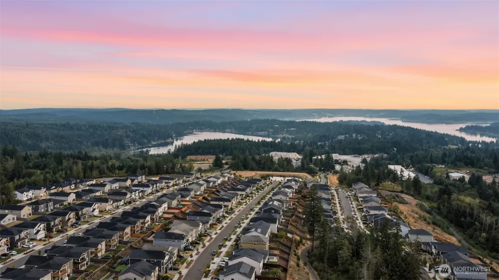 1391 Baker Heights Loop Bremerton, WA 98312