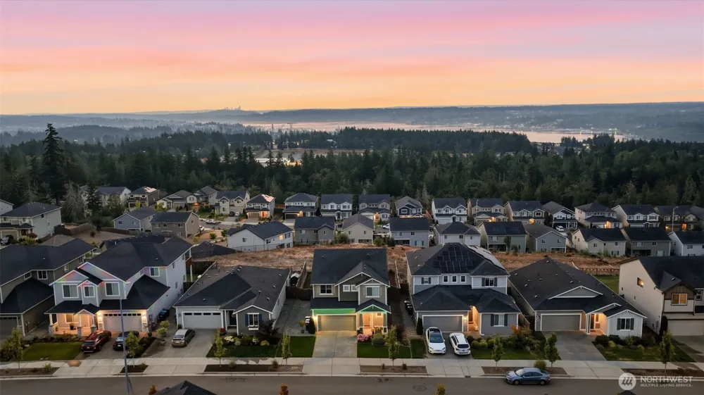 1391 Baker Heights Loop Bremerton, WA 98312
